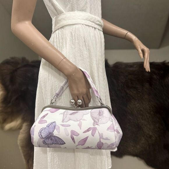 Butterfly PrintâCowhide Leather Handmade Kisslock Baguette Bag/Crossbody - Picture 4 of 14